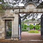 Pour le dernier acte du festival, nous entrons chez Lamartine, au cœur du petit village de Milly-Lamartine.
